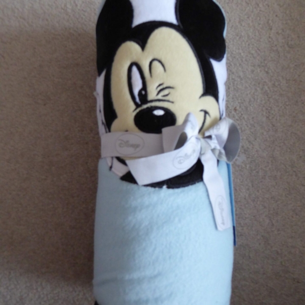 Mickey Mouse Throw / Baby blanket at Henley Circle Online Shop