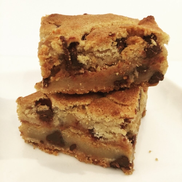 Chocolate Chip and Salted Caramel Cookie Chunk at Henley Circle Online Shop